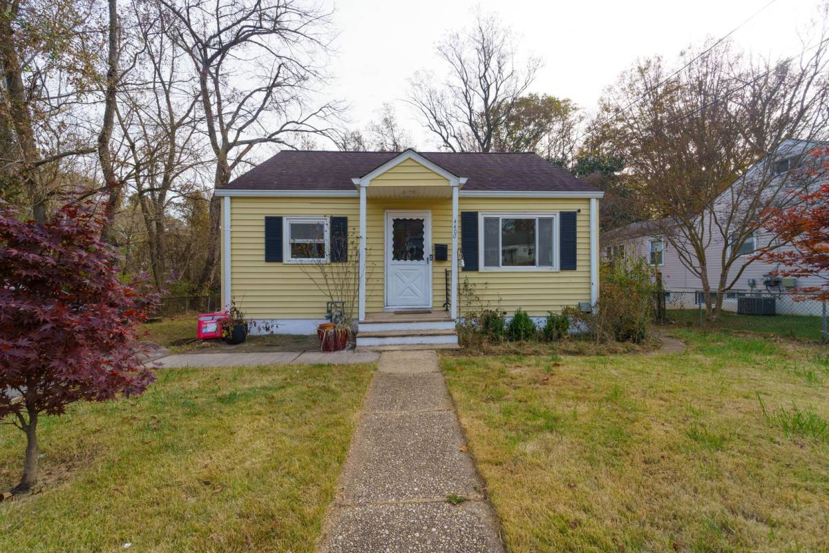 House for rent at 4400 Garrett Park Rd, Silver Spring, MD 20906