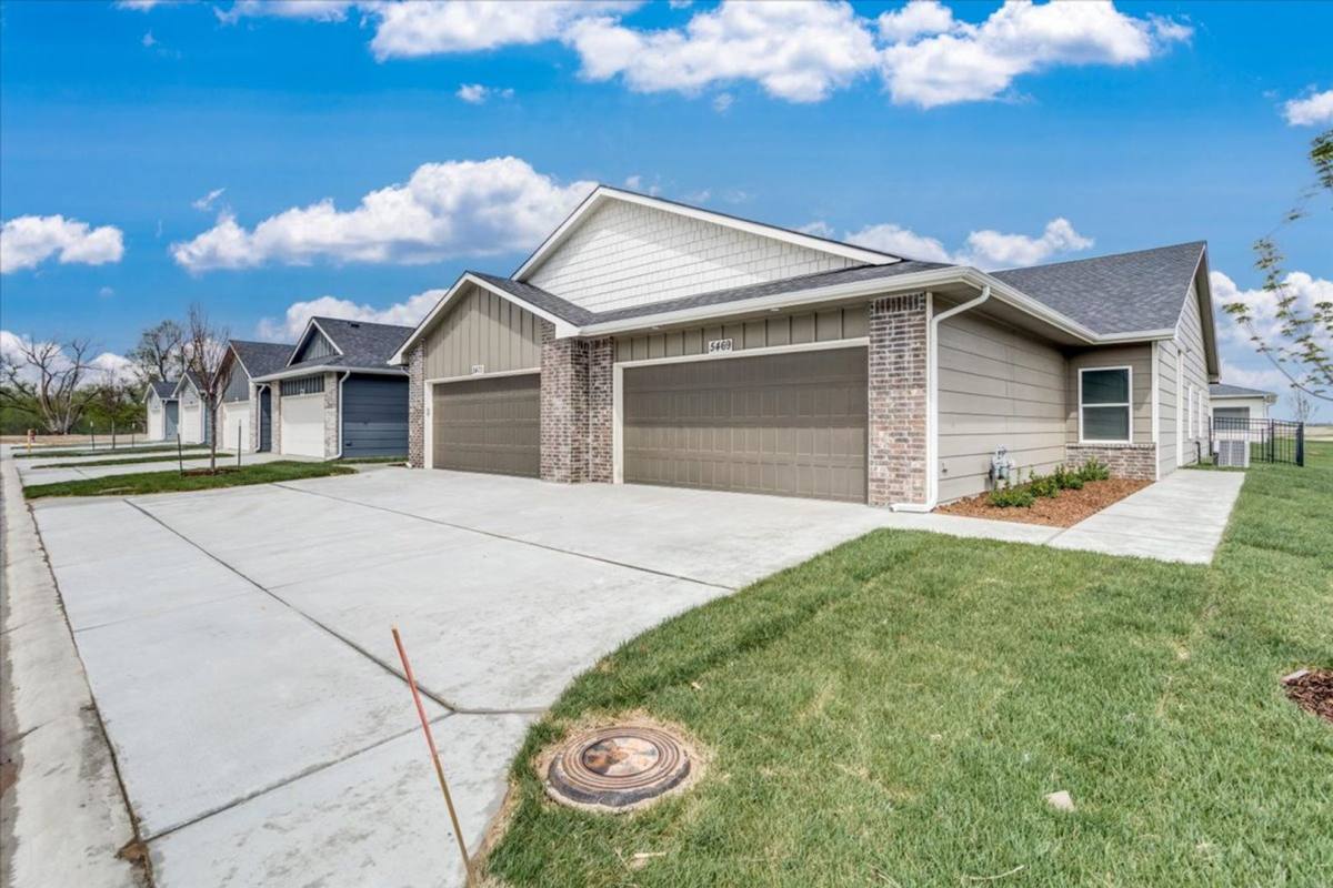 Apartment for rent at 163 N Gowen St, Goddard, KS 67052
