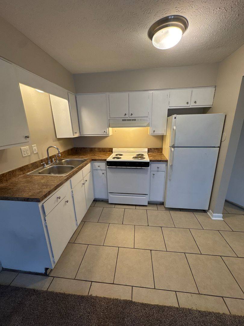 Apartment for rent at 810-811 Howard Ave, Jeffersonville, IN 47130