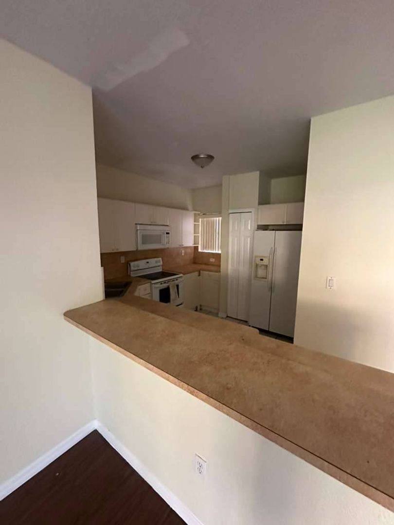 Townhouse for rent at 825 SW 6th Place, Homestead, FL 33034