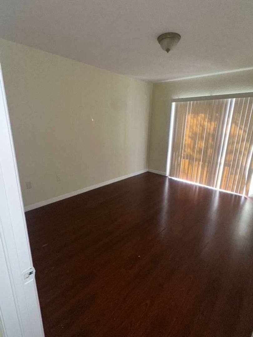 Townhouse for rent at 825 SW 6th Place, Homestead, FL 33034