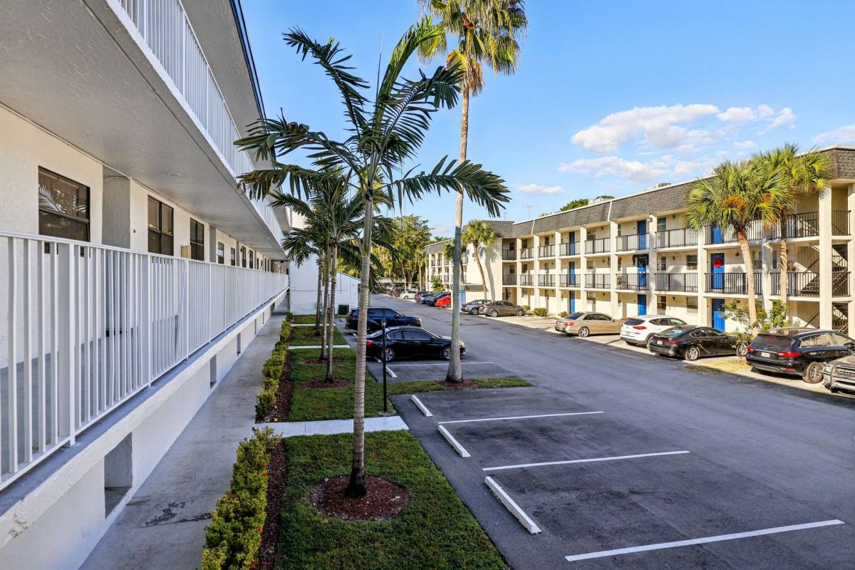 Apartment for rent at 5060 SW 64th Ave, Fort Lauderdale, FL 33314