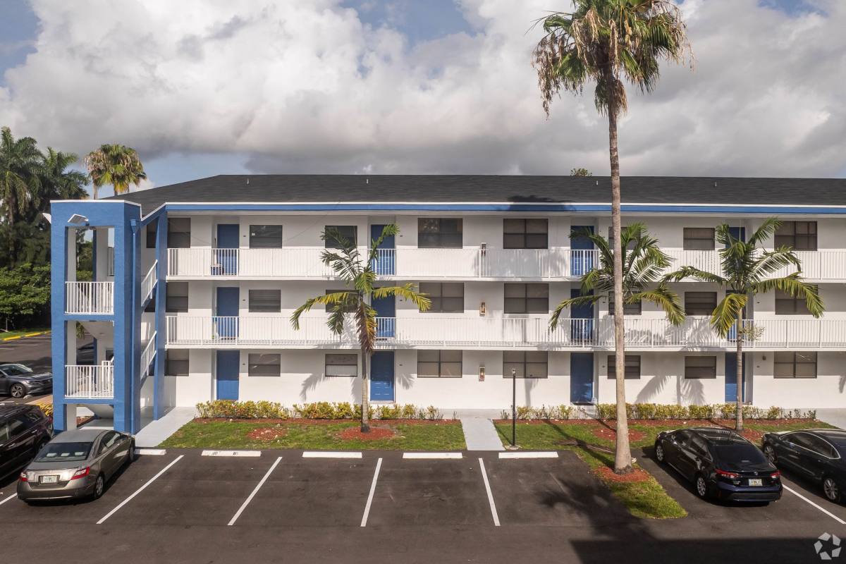 Apartment for rent at 5060 SW 64th Ave, Fort Lauderdale, FL 33314