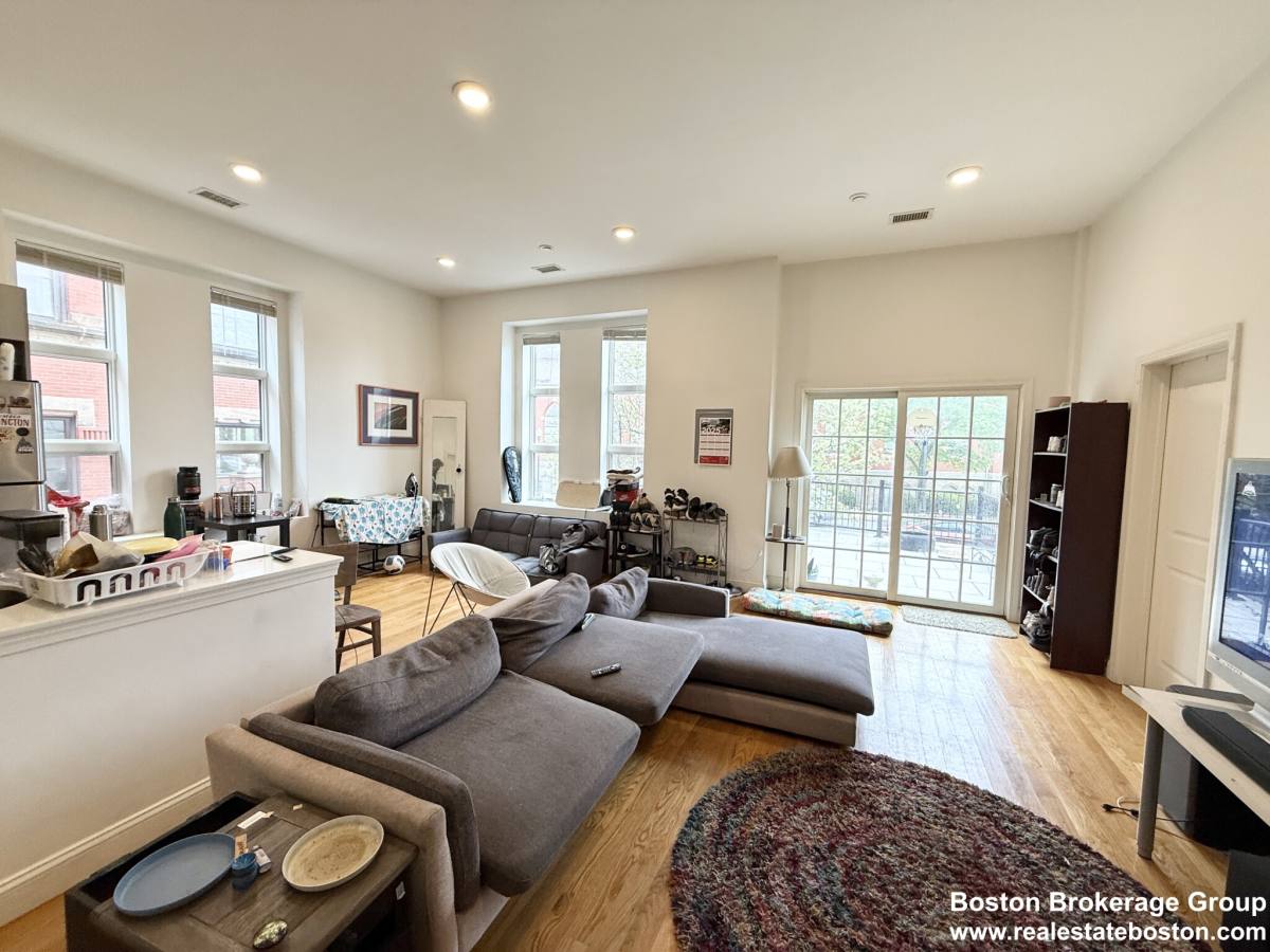 Apartment for rent at 409 Dudley St #2, Roxbury, MA 02119