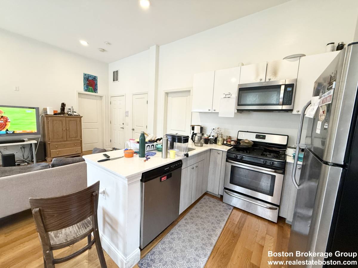 Apartment for rent at 409 Dudley St #2, Roxbury, MA 02119