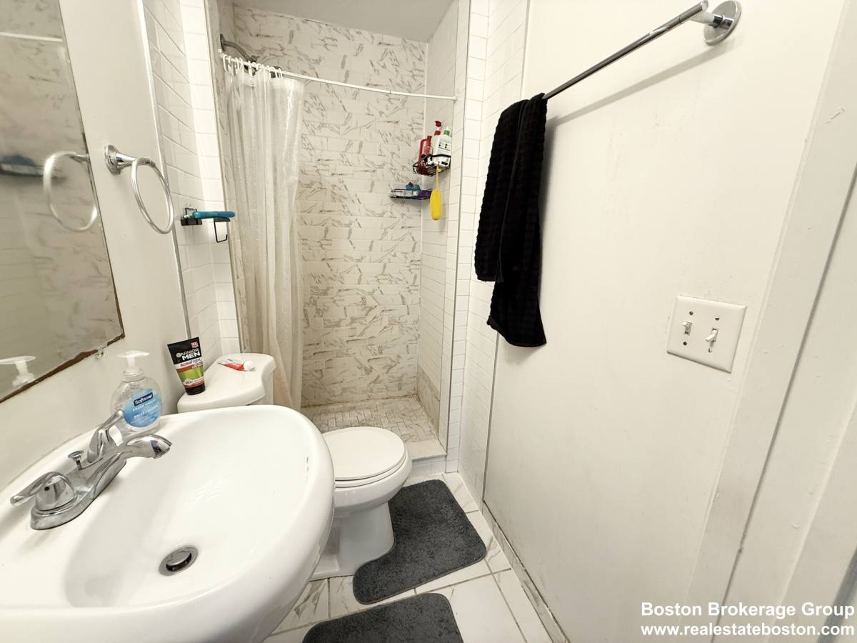 Apartment for rent at 409 Dudley St #2, Roxbury, MA 02119