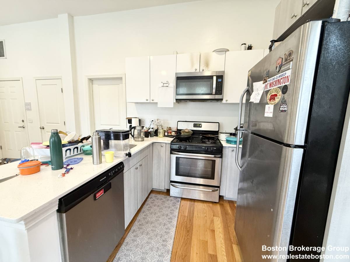 Apartment for rent at 409 Dudley St #2, Roxbury, MA 02119