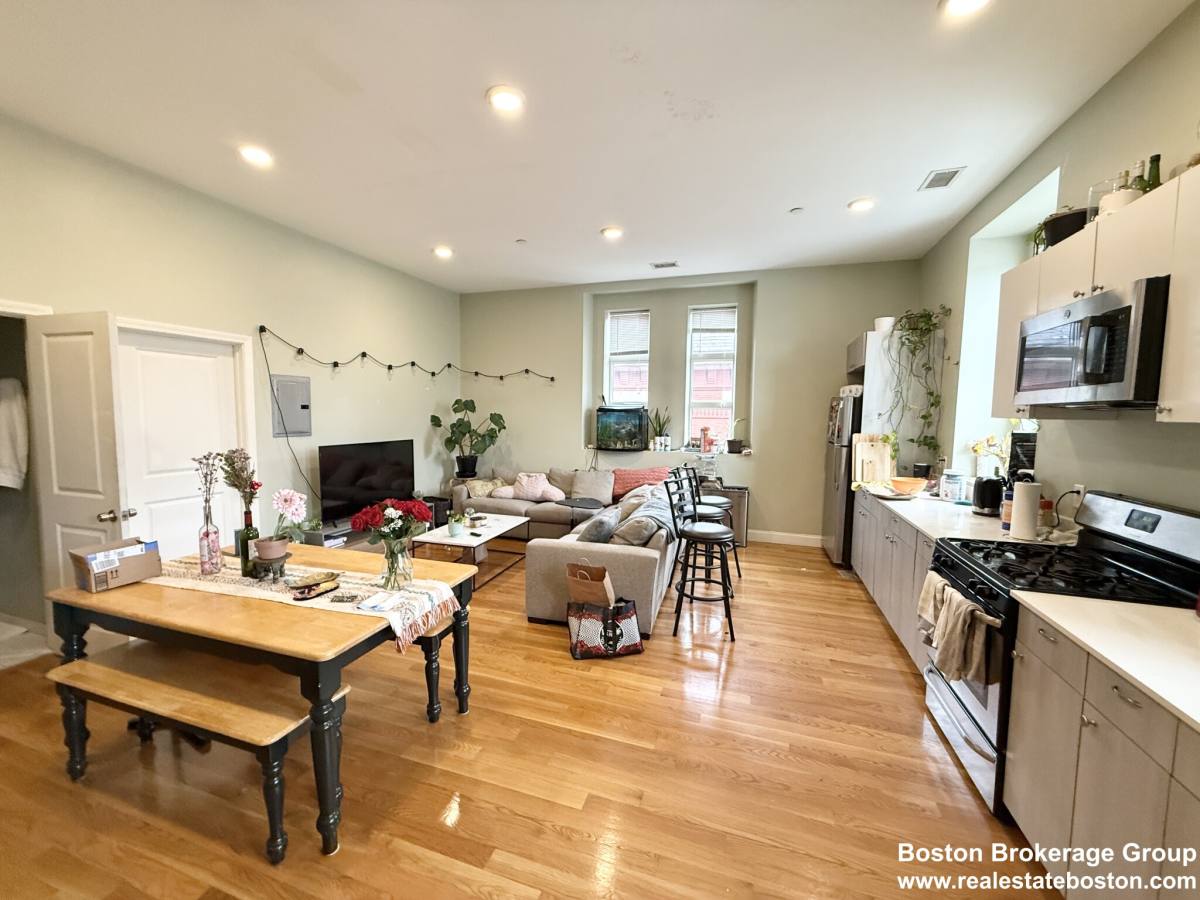 Apartment for rent at 409 Dudley St #4, Roxbury, MA 02119