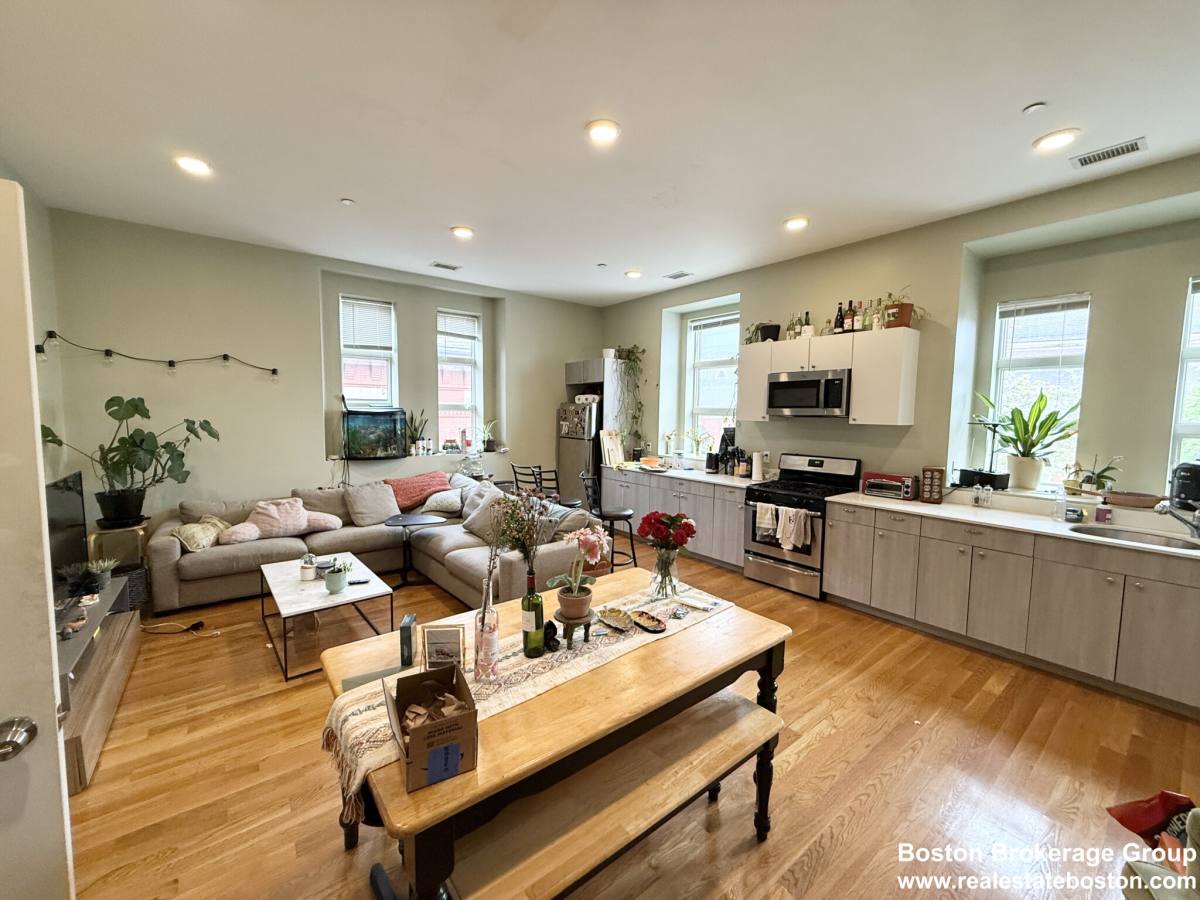 Apartment for rent at 409 Dudley St #4, Roxbury, MA 02119