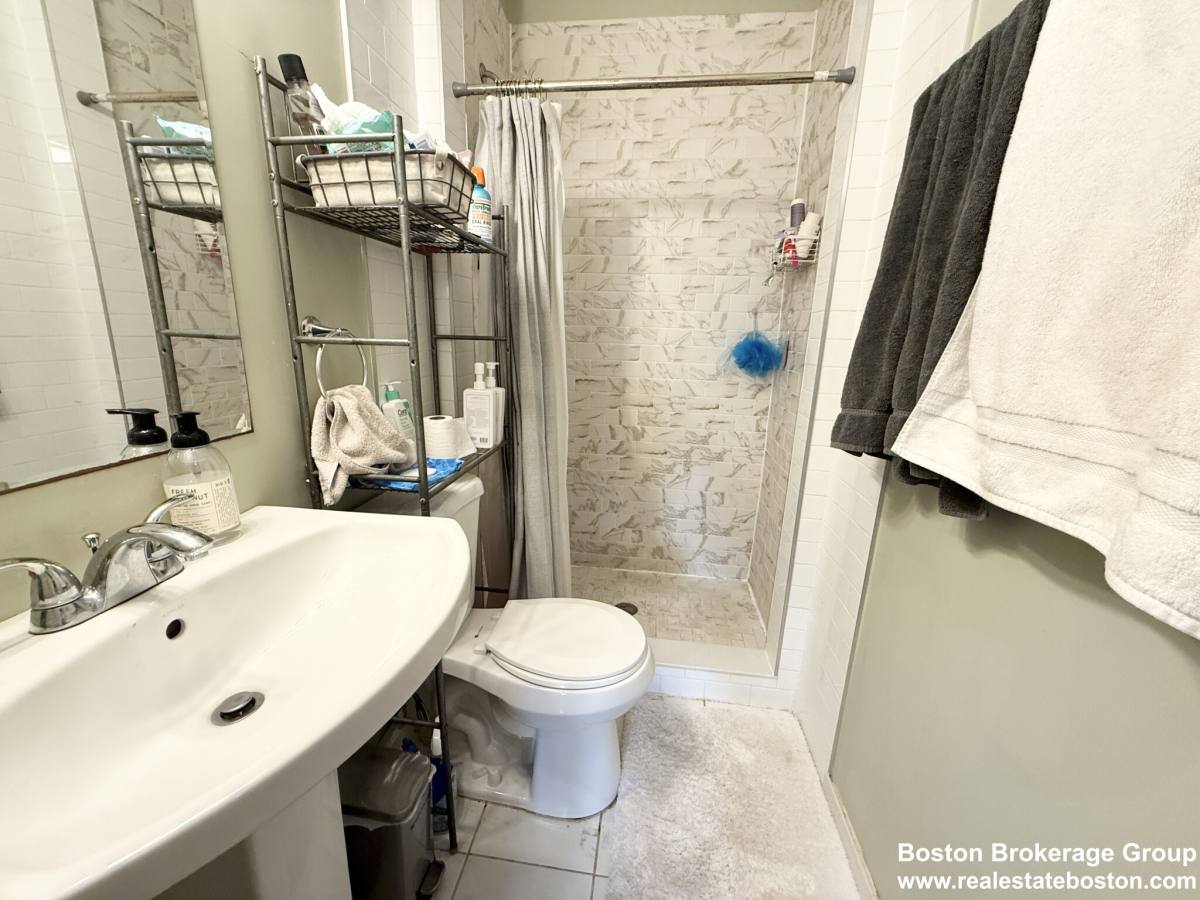 Apartment for rent at 409 Dudley St #4, Roxbury, MA 02119