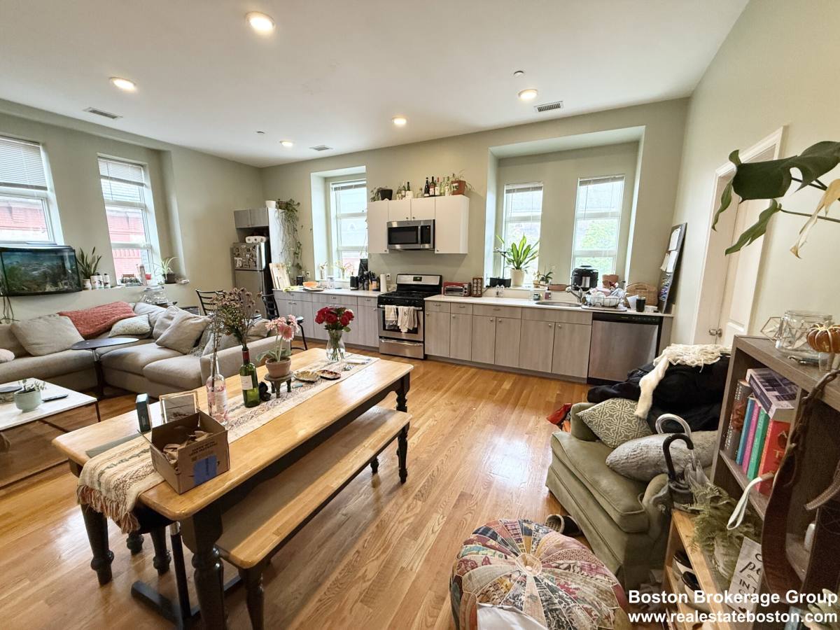 Apartment for rent at 409 Dudley St #4, Roxbury, MA 02119