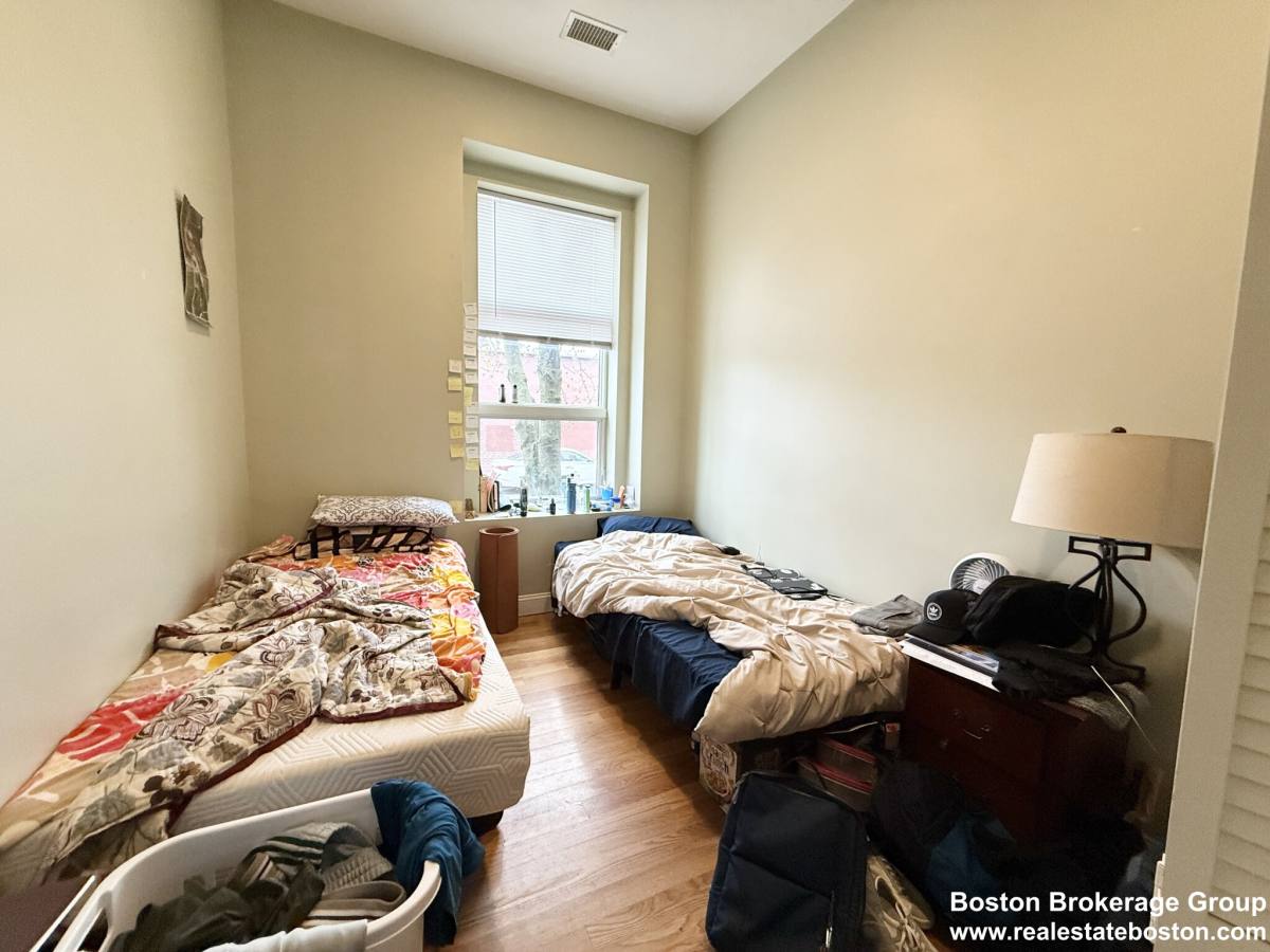 Apartment for rent at 409 Dudley St #3, Roxbury, MA 02119