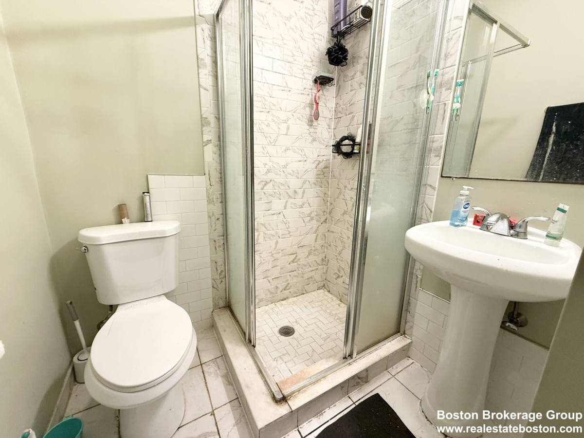 Apartment for rent at 409 Dudley St #3, Roxbury, MA 02119