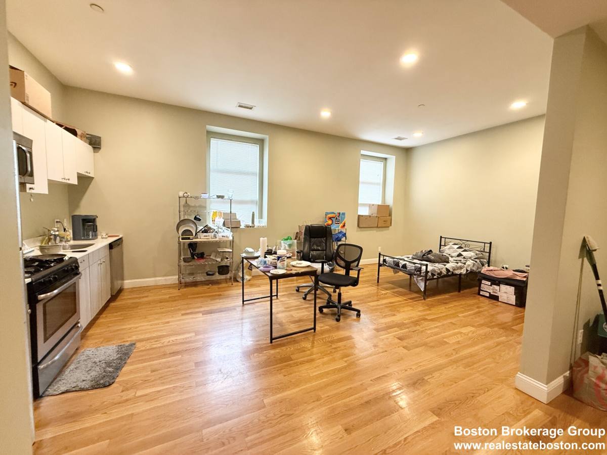 Apartment for rent at 409 Dudley St #5, Roxbury, MA 02119