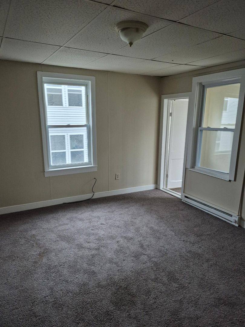 Apartment for rent at 371 Manchester St, Manchester, NH 03103