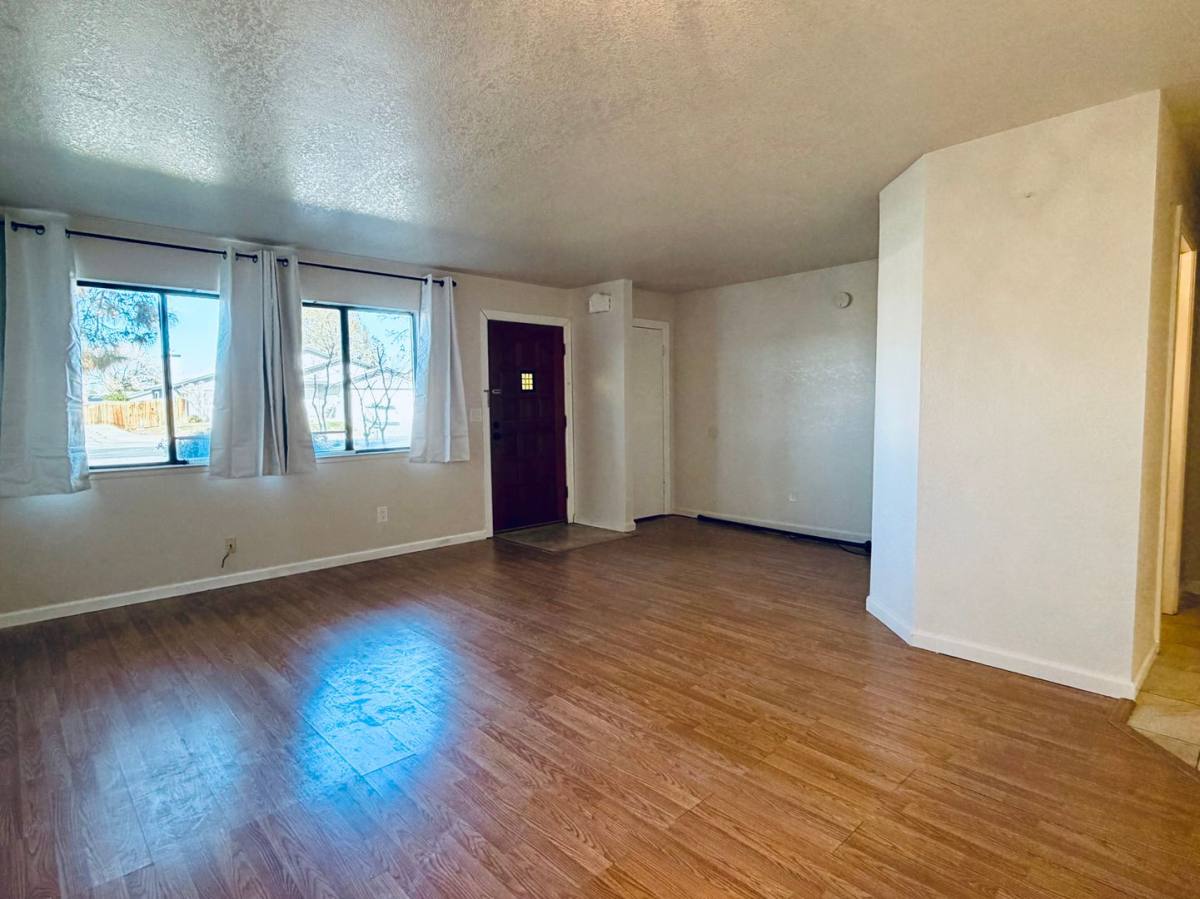 Townhouse for rent at 255 E Upjohn Ave, Ridgecrest, CA 93555