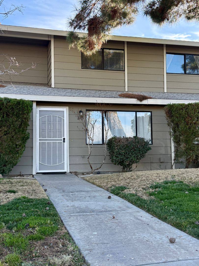 Townhouse for rent at 255 E Upjohn Ave, Ridgecrest, CA 93555