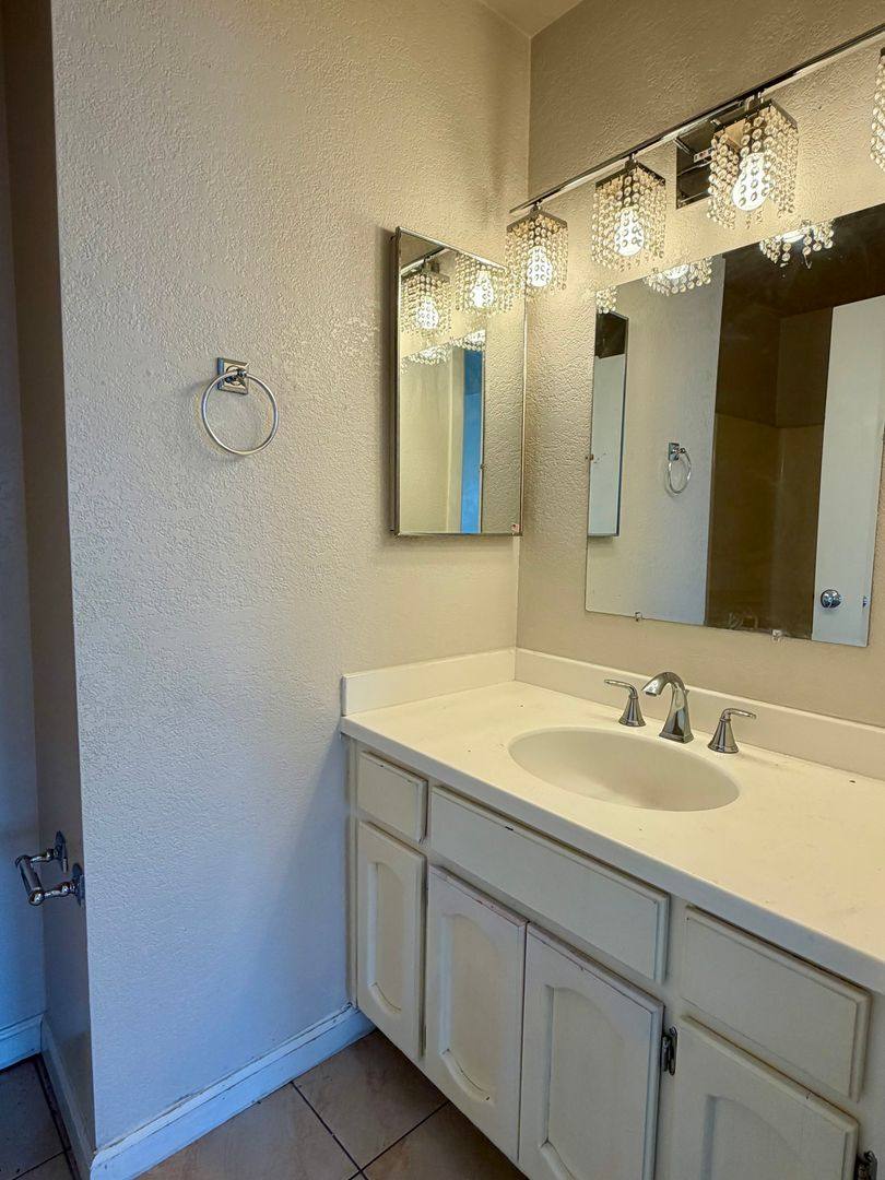 Townhouse for rent at 255 E Upjohn Ave, Ridgecrest, CA 93555