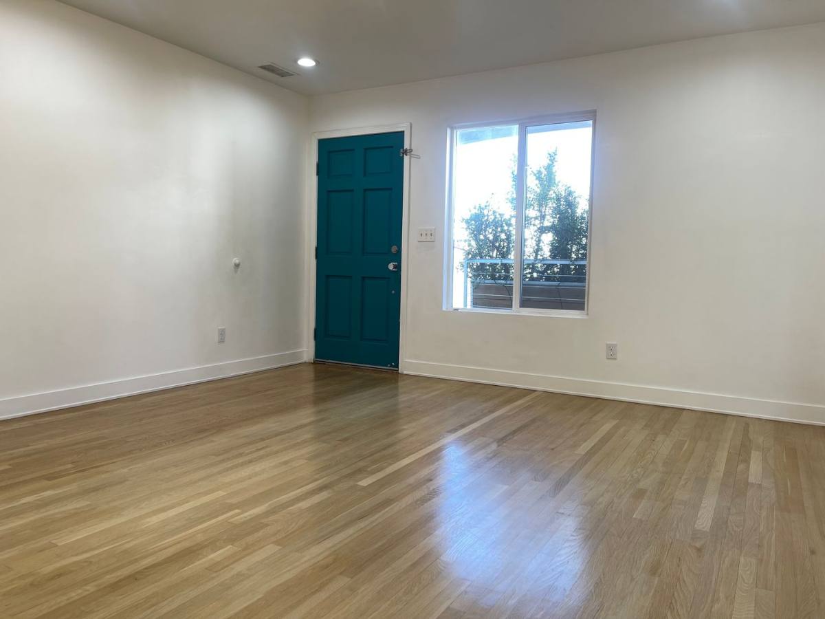 Apartment for rent at 477-479 Nassau Ave, Los Angeles, CA 90063