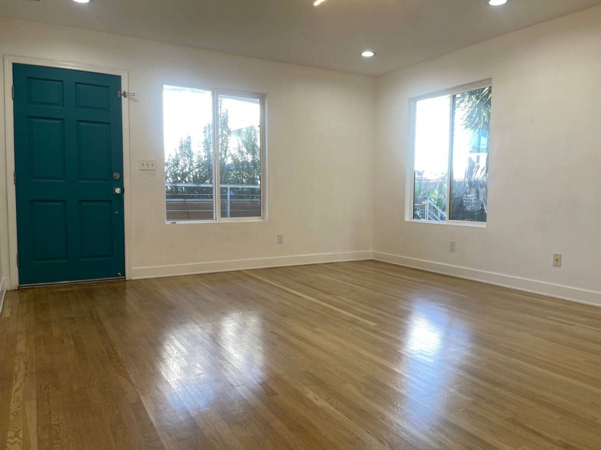 Apartment for rent at 477-479 Nassau Ave, Los Angeles, CA 90063