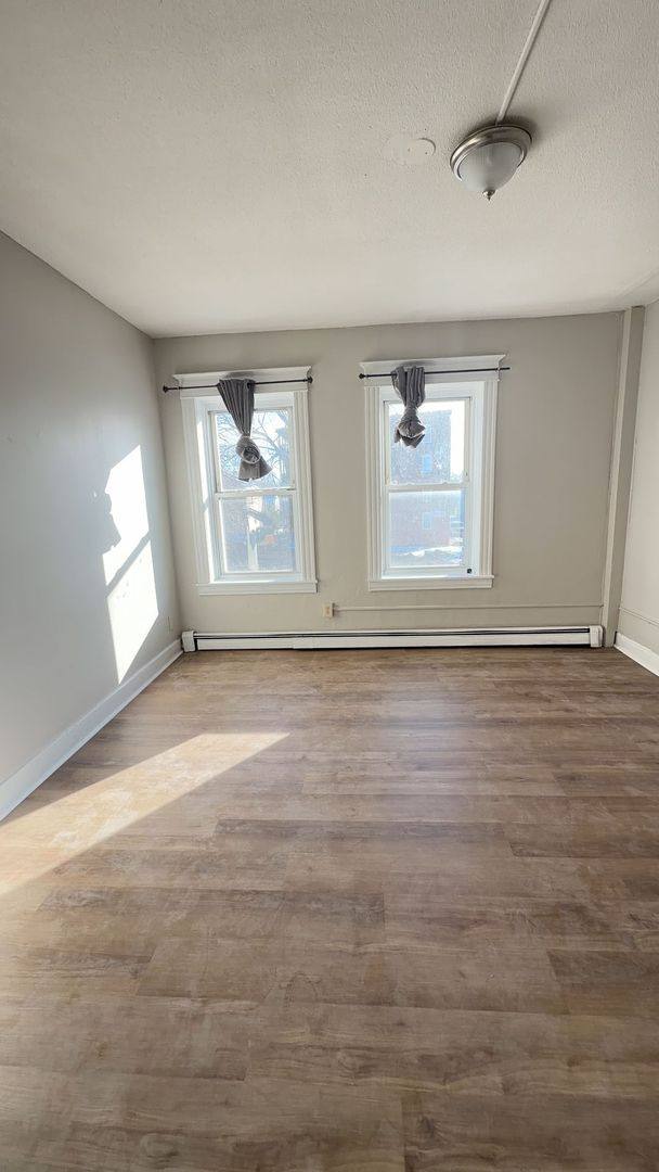 Apartment for rent at 528-532 Union St, Springfield, MA 01109