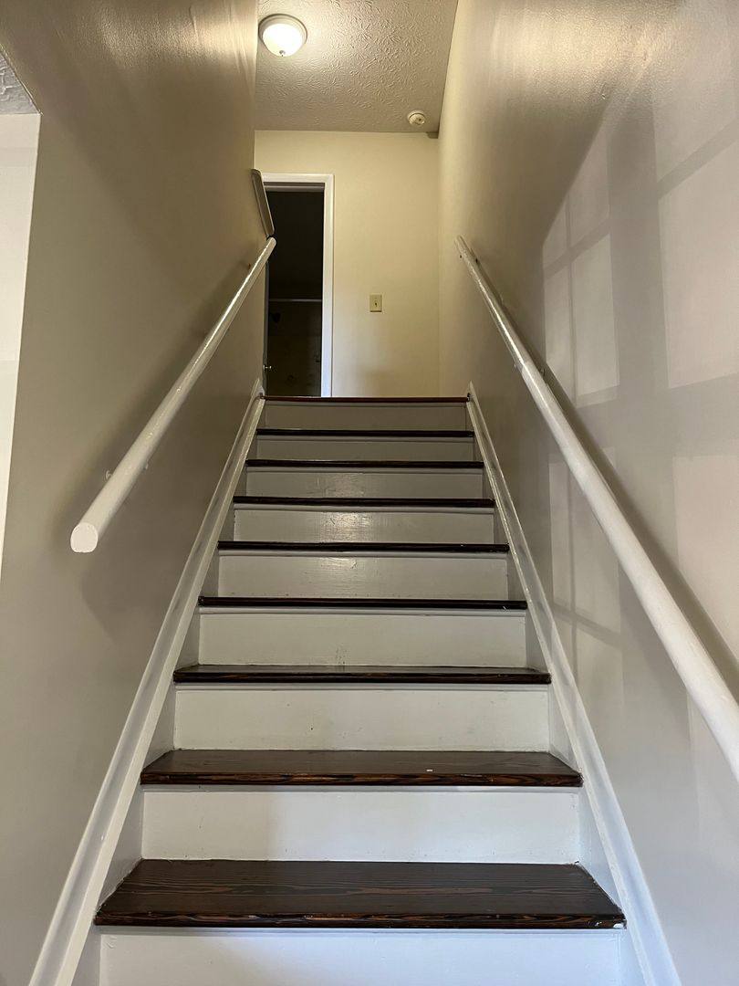 Townhouse for rent at 1441 Elmore Ave, Columbus, OH 43224