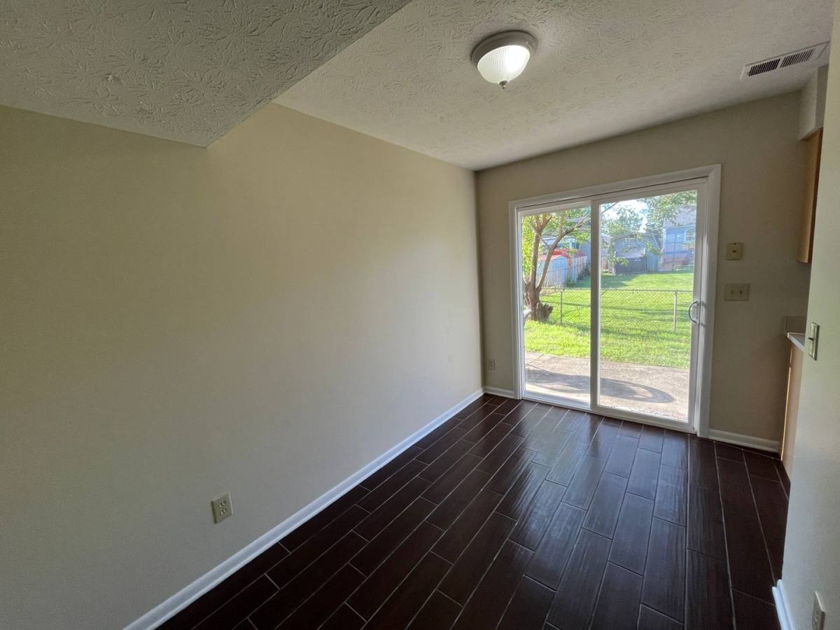 Townhouse for rent at 1441 Elmore Ave, Columbus, OH 43224