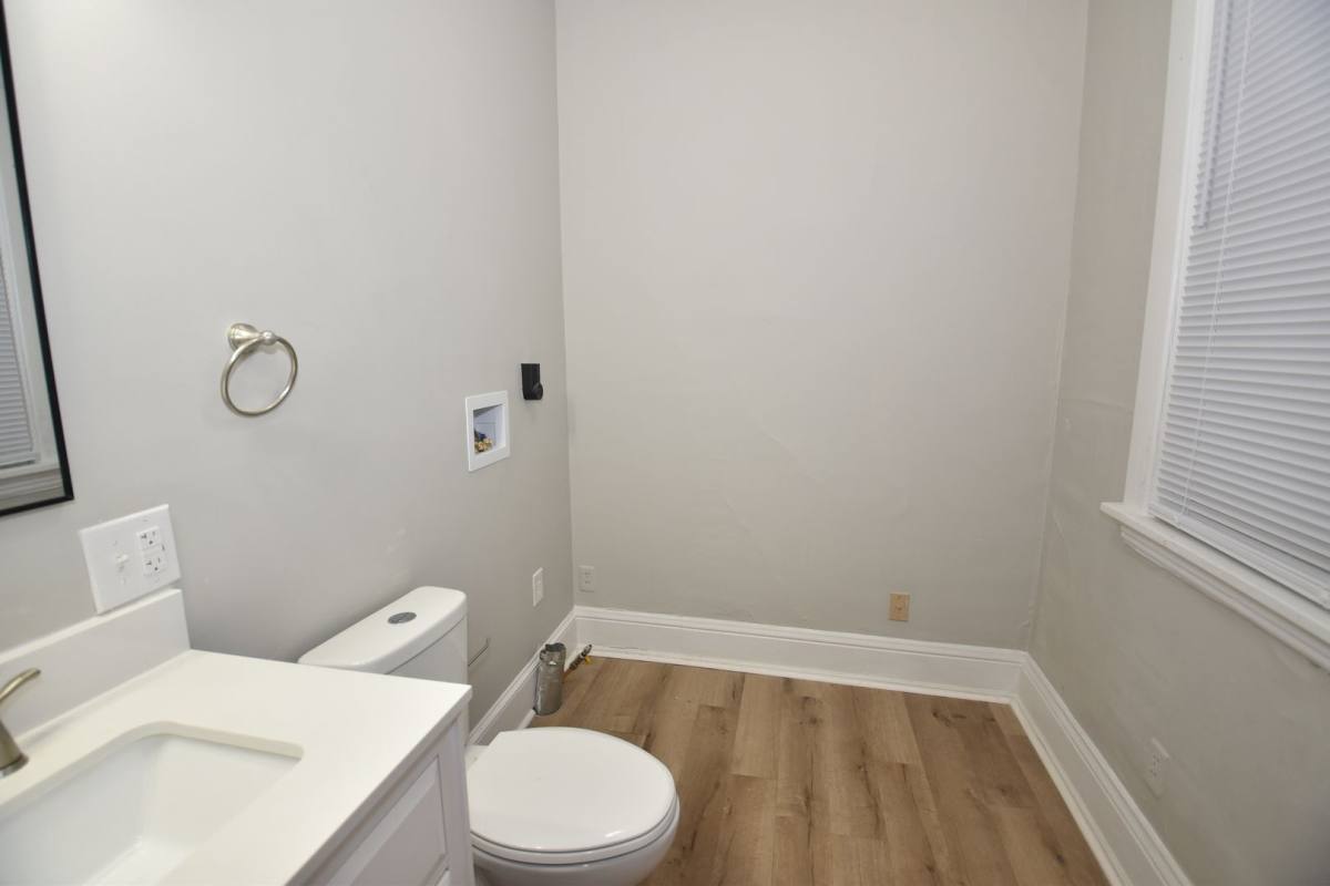 House for rent at 913 E Washington St, South Bend, IN 46617