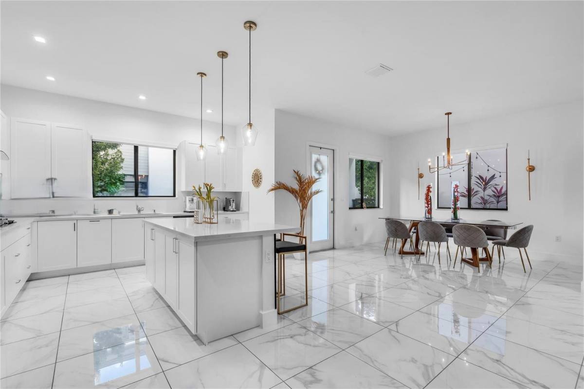 House for rent at 4363 NW 81st Ave, Miami, FL 33166