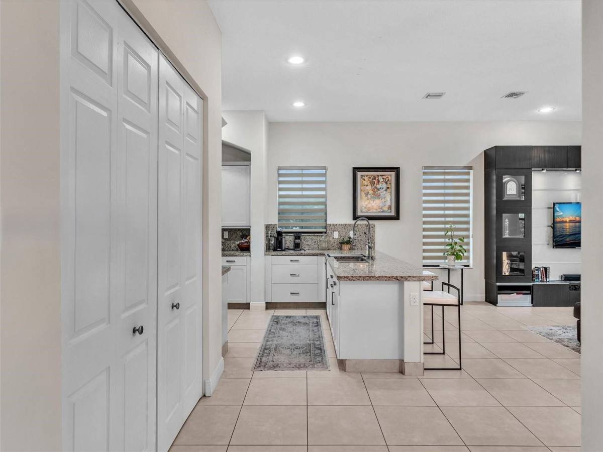 House for rent at 3752 NW 85th Terrace, Hollywood, FL 33024