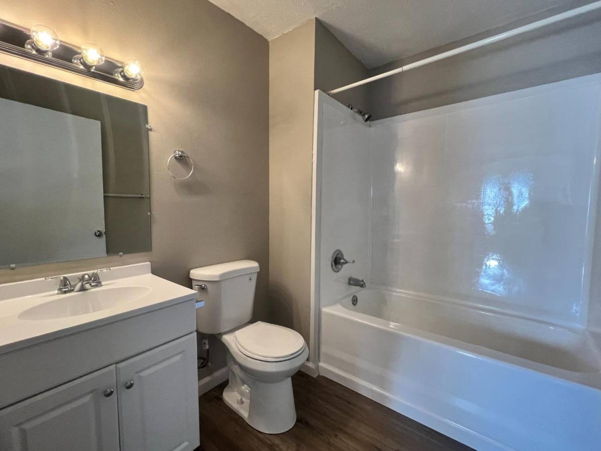 Apartment for rent at 409 E Woodward St, Vienna, GA 31092
