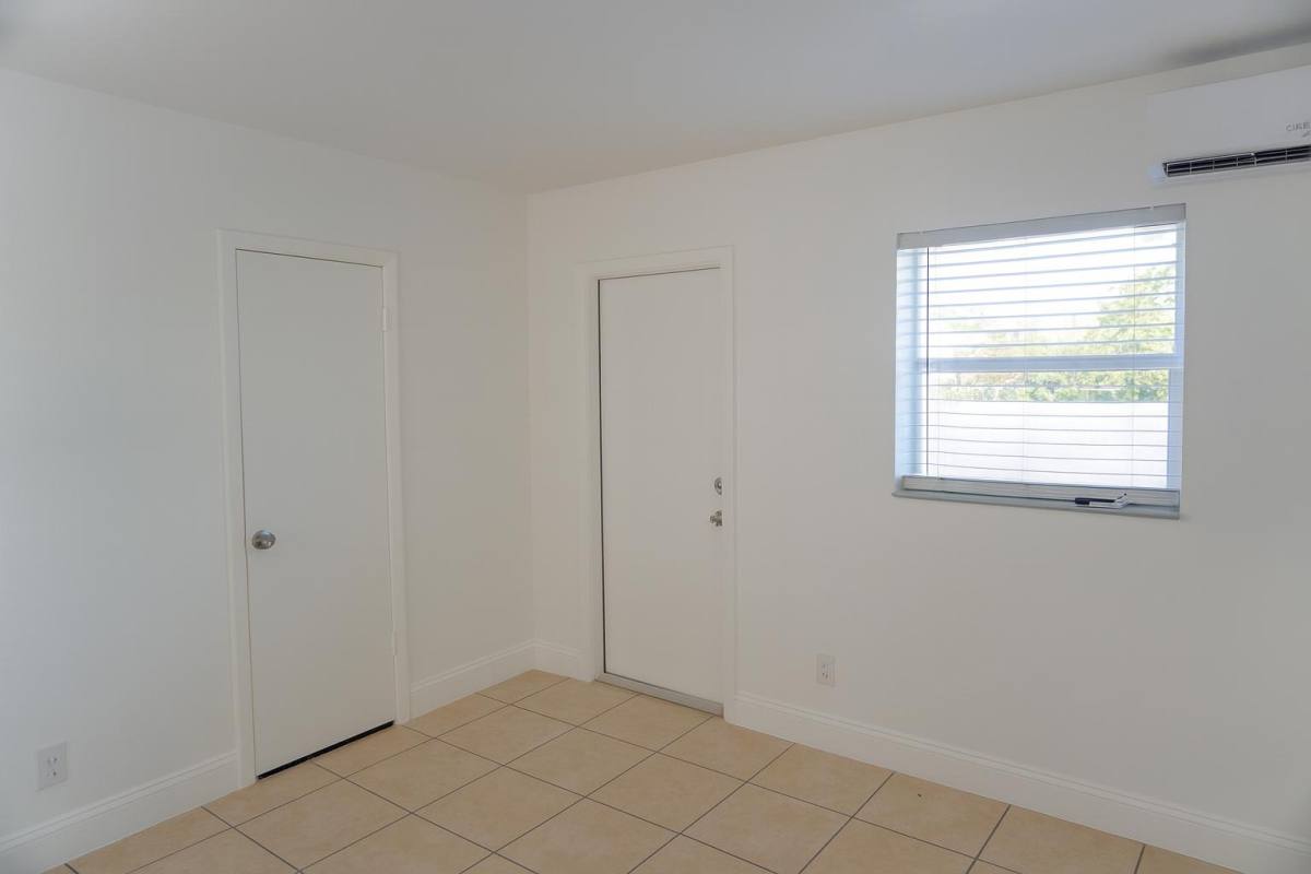 Apartment for rent at 749 SE 15th St #10, Fort Lauderdale, FL 33316