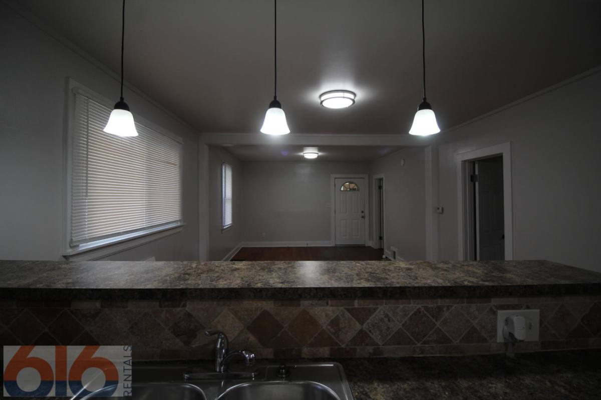 House for rent at 813 Douglas St NW #813, Grand Rapids, MI 49504