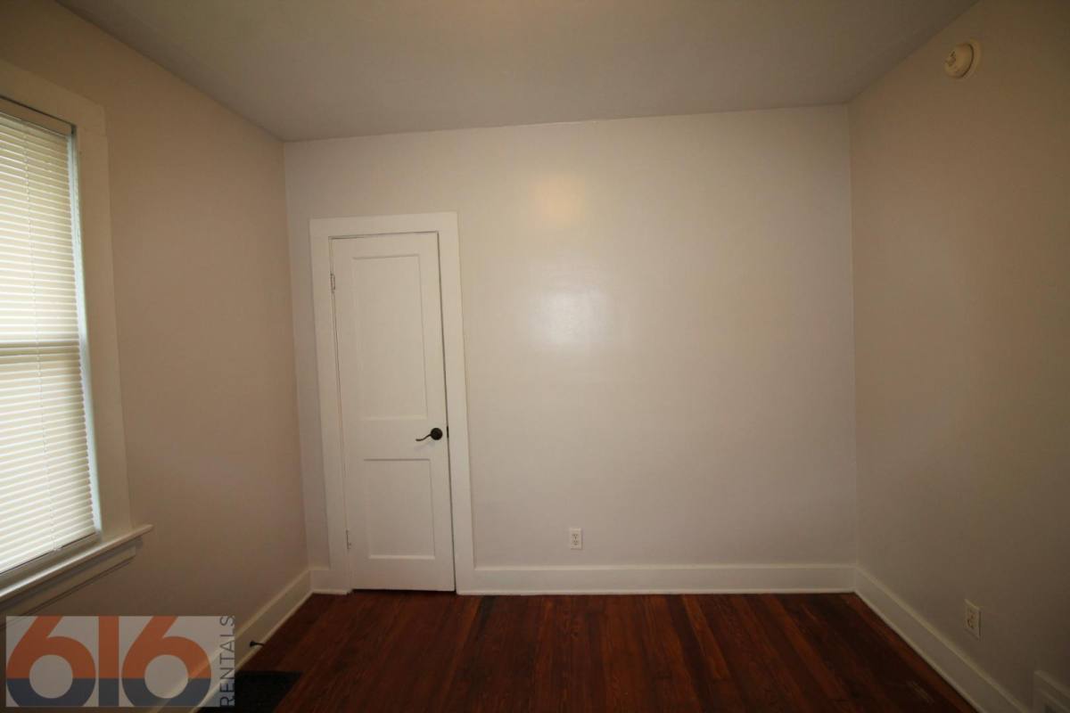 House for rent at 813 Douglas St NW #813, Grand Rapids, MI 49504