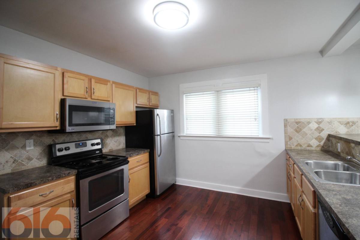 House for rent at 813 Douglas St NW #813, Grand Rapids, MI 49504