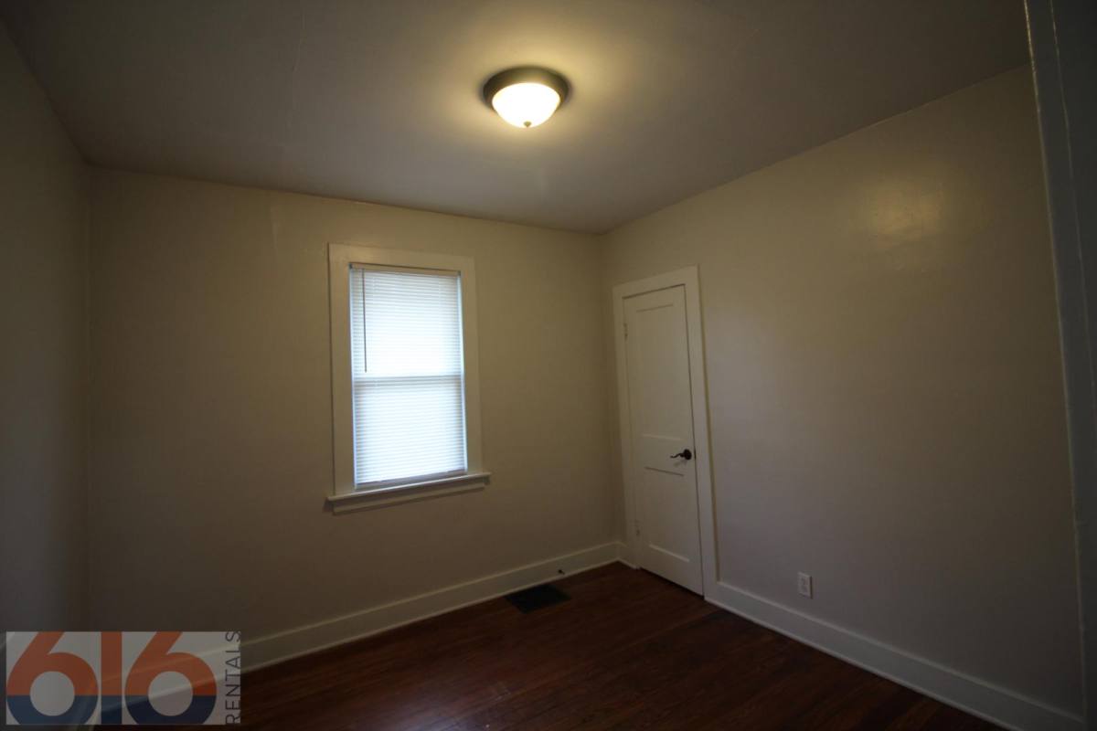 House for rent at 813 Douglas St NW #813, Grand Rapids, MI 49504
