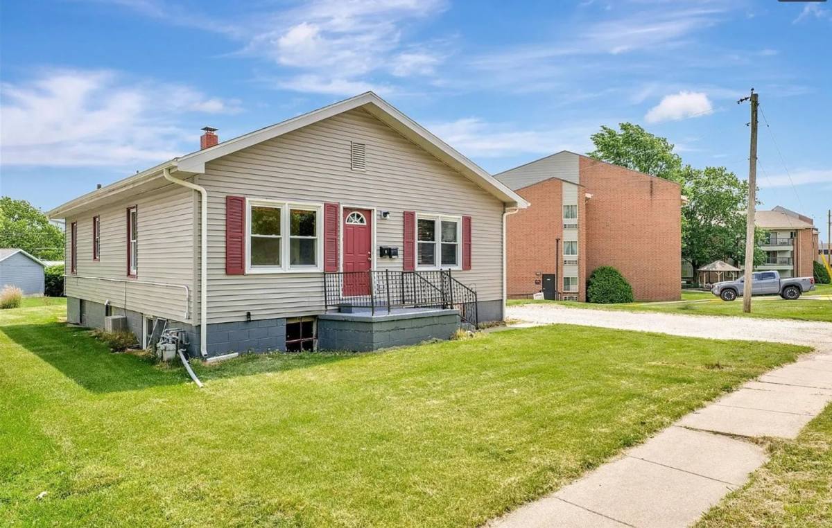 Apartment for rent at 1506 Philo Rd, Urbana, IL 61802