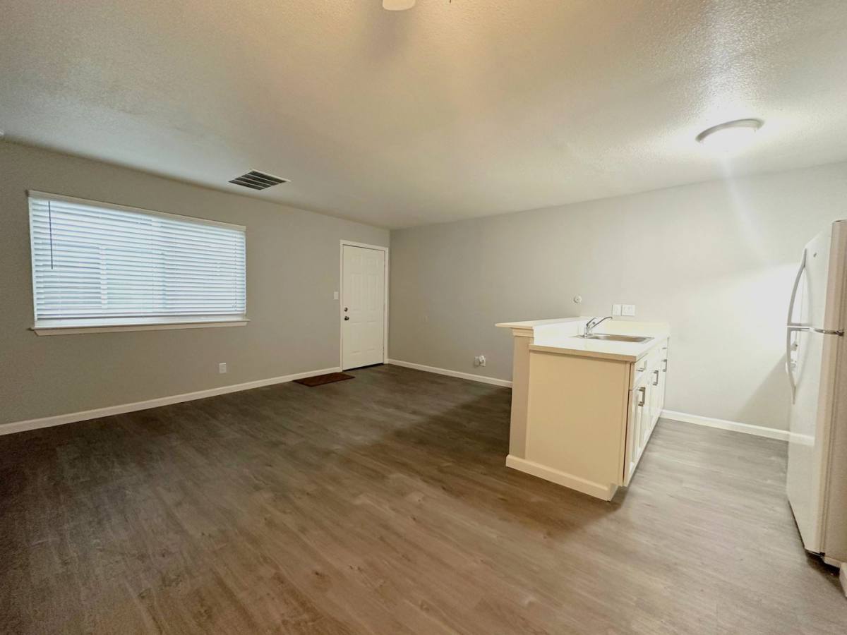 Apartment for rent at 935 W Swain Rd, Stockton, CA 95207