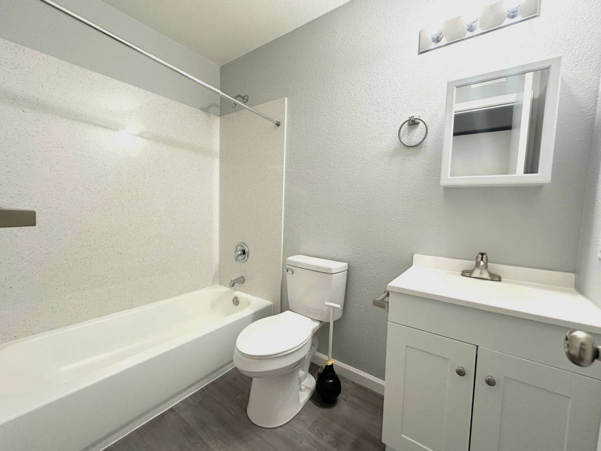 Apartment for rent at 935 W Swain Rd, Stockton, CA 95207