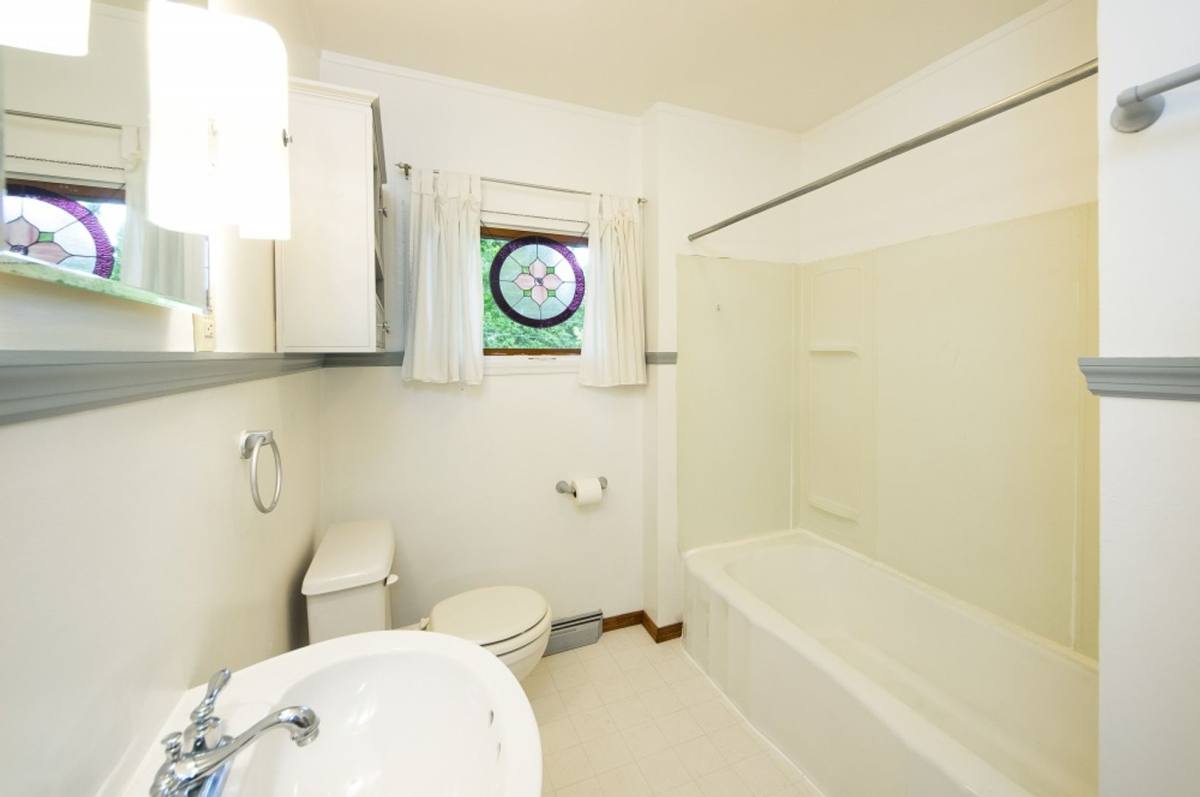 House for rent at 239 Crestmont Ave, State College, PA 16801