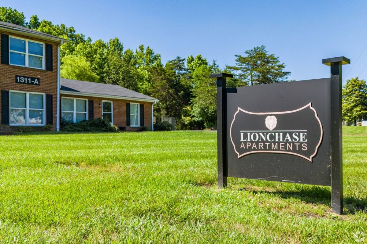Townhouse for rent at 1311 Blair St, Thomasville, NC 27360