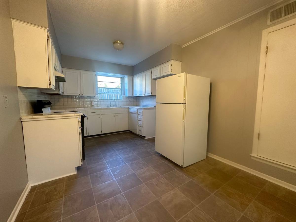 Apartment for rent at 1400 N Austin St, Denton, TX 76201