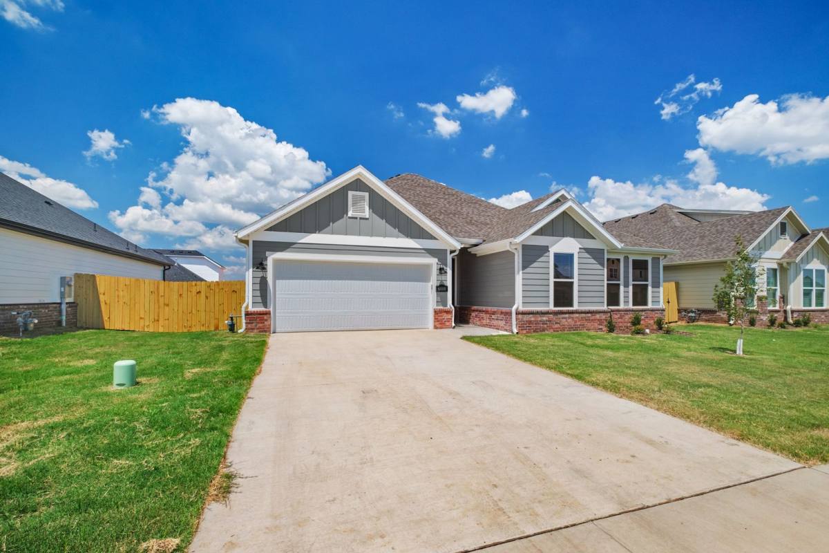 House for rent at 6000 SW Desert Ave, Bentonville, AR 72713
