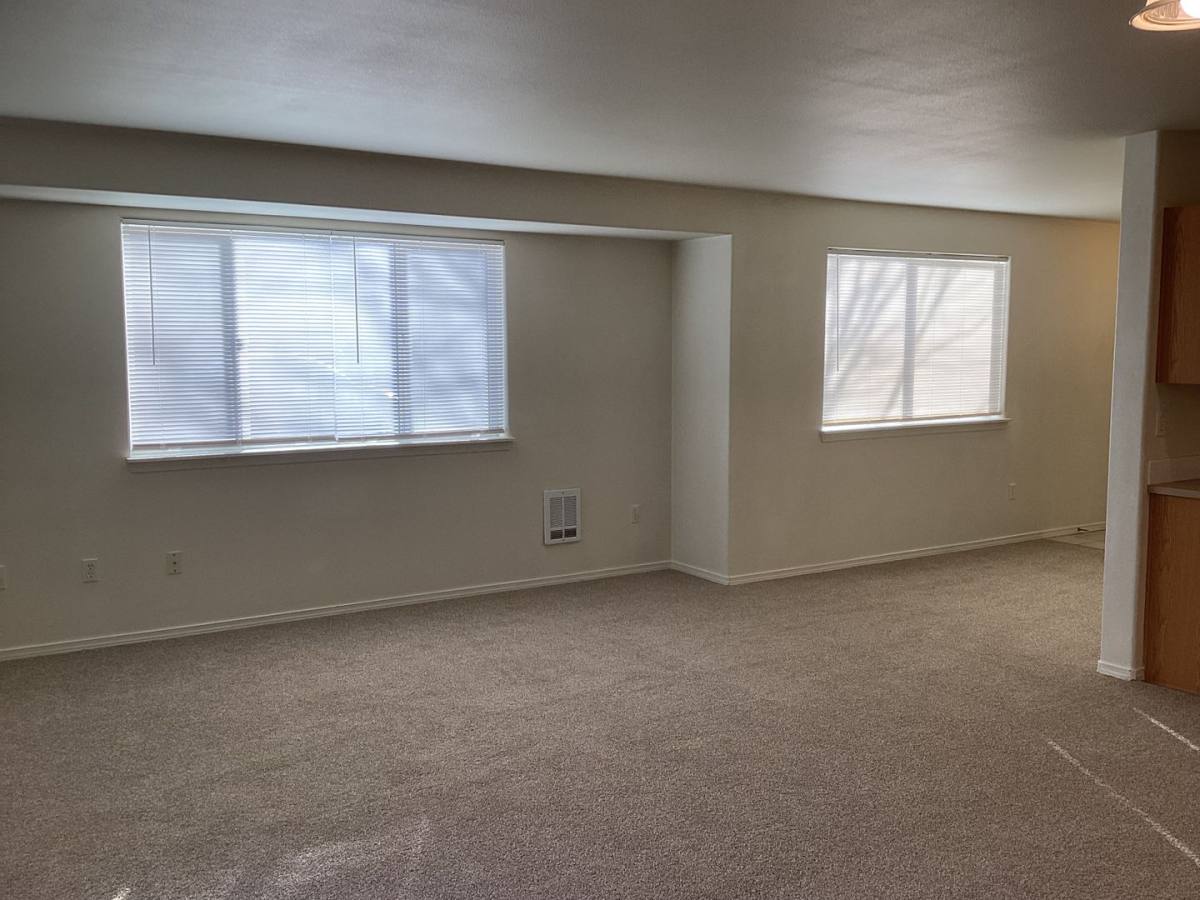 Apartment for rent at 1813 SW Reindeer Ave, Redmond, OR 97756