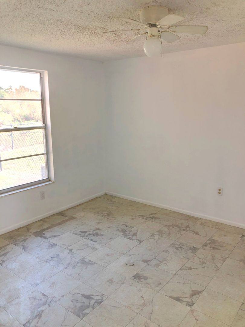 House for rent at 2306 30th Ave W, Bradenton, FL 34205
