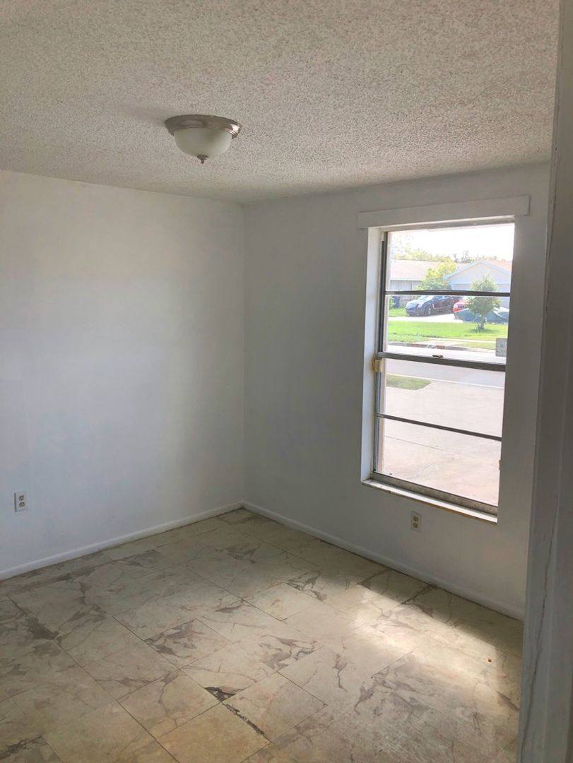 House for rent at 2306 30th Ave W, Bradenton, FL 34205