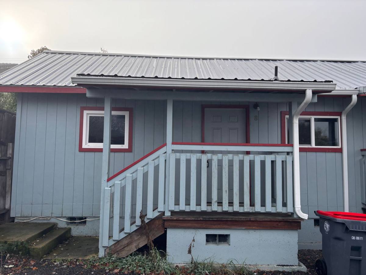 Apartment for rent at 1808 Spring St, Medford, OR 97504