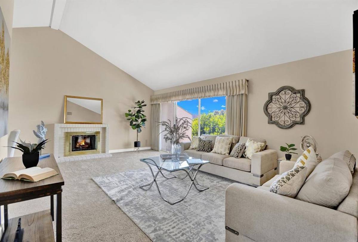 Condo for rent at 17486 Plaza Dolores, San Diego, CA 92128