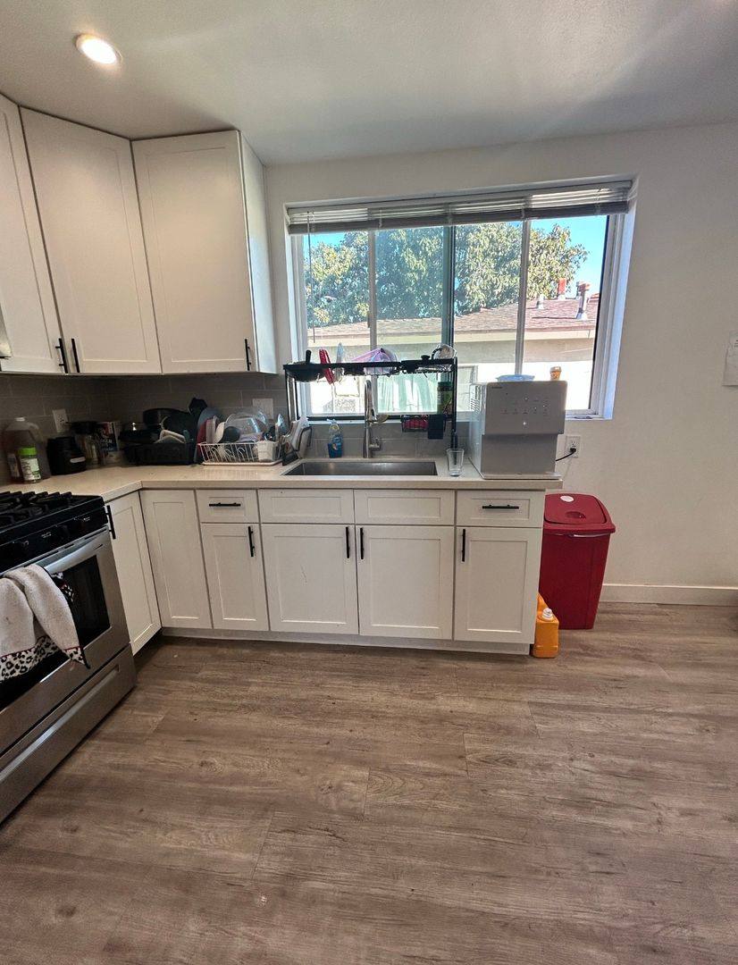 Apartment for rent at 1528 1 2 W, Los Angeles, CA 90018