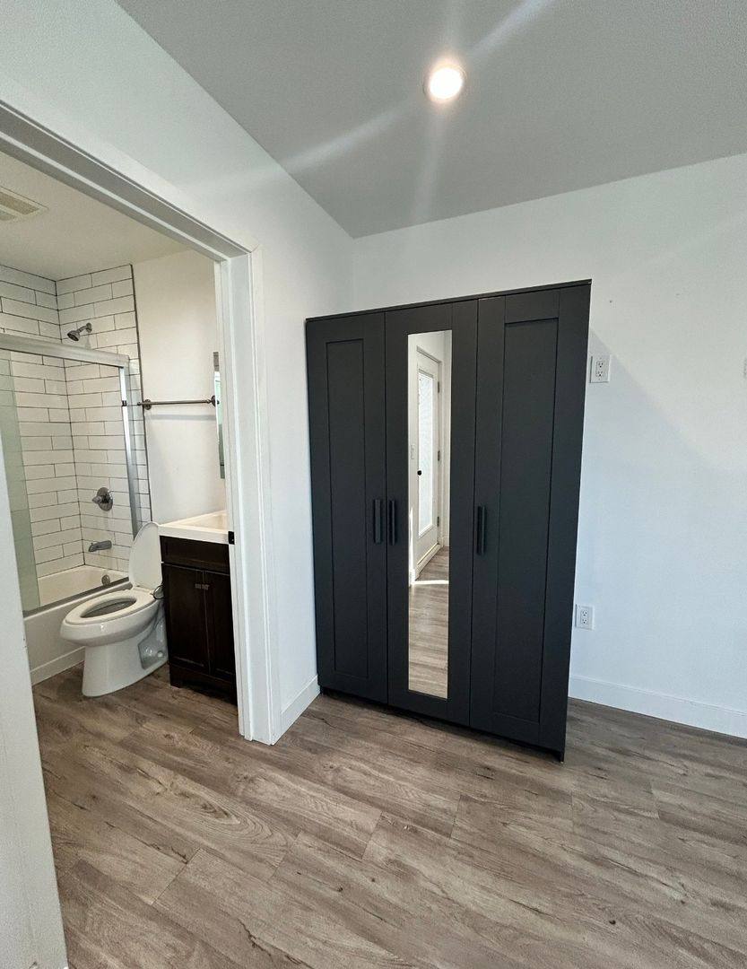 Apartment for rent at 1528 1 2 W, Los Angeles, CA 90018
